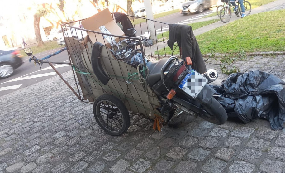 PCPR prende dois homens em flagrante por furto de motocicleta em Curitiba