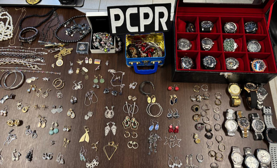 PCPR prende homem e recupera jóias e relógios furtados em Pinhais