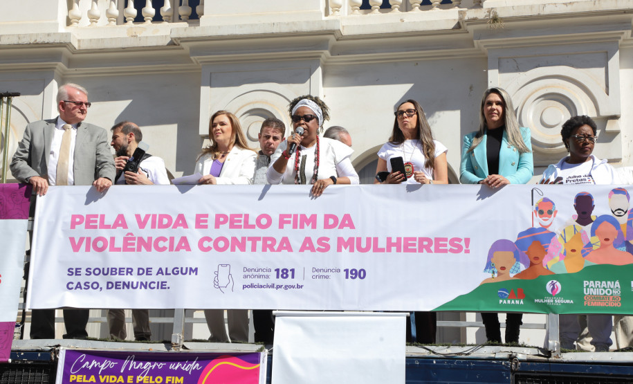 PCPR marca presença na Caminhada do Meio-Dia contra o feminicídio