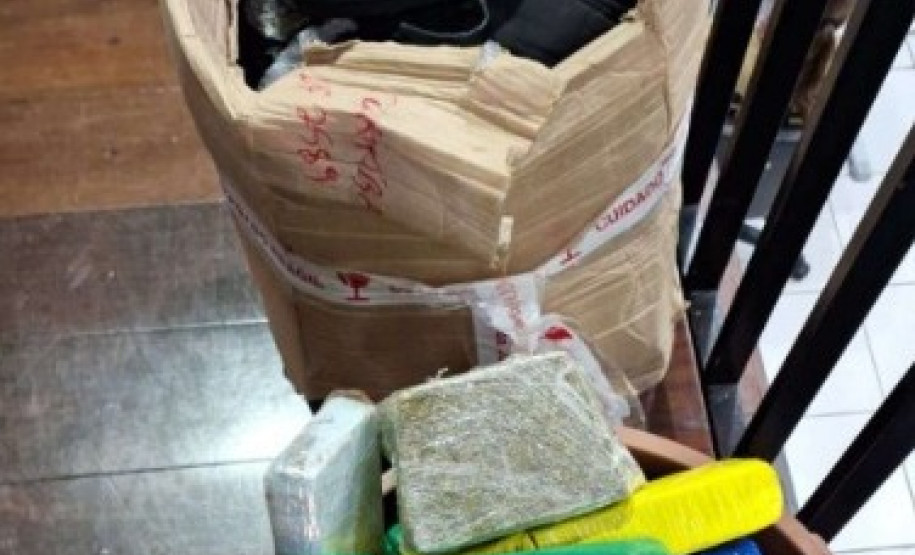 PCPR apreende 327 quilos de maconha gourmet e prende três pessoas por tráfico