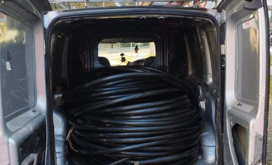 PCPR prende três homens por furto de cabos de telefonia em Curitiba