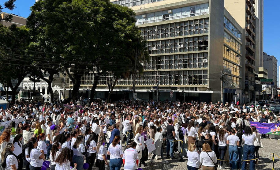 PCPR marca presença na Caminhada do Meio-Dia contra o feminicídio