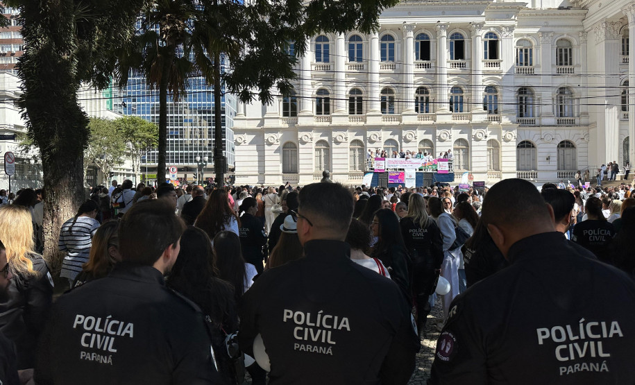 PCPR marca presença na Caminhada do Meio-Dia contra o feminicídio
