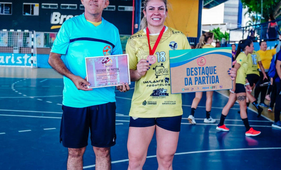 Servidora da PCPR é convocada para a Seleção Feminina Brasileira de Handebol Master