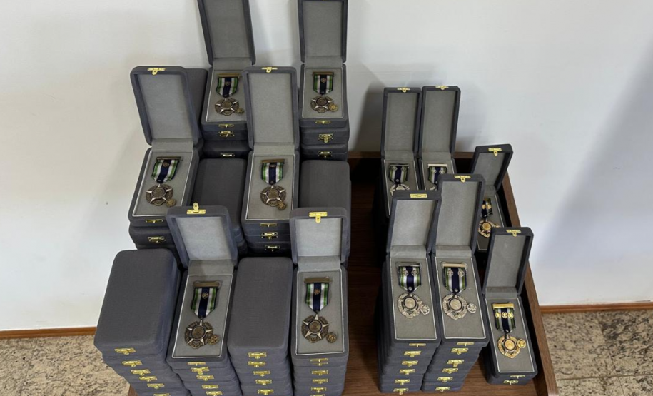 PCPR homenageia 117 servidores com Medalhas de Serviço Policial em Londrina