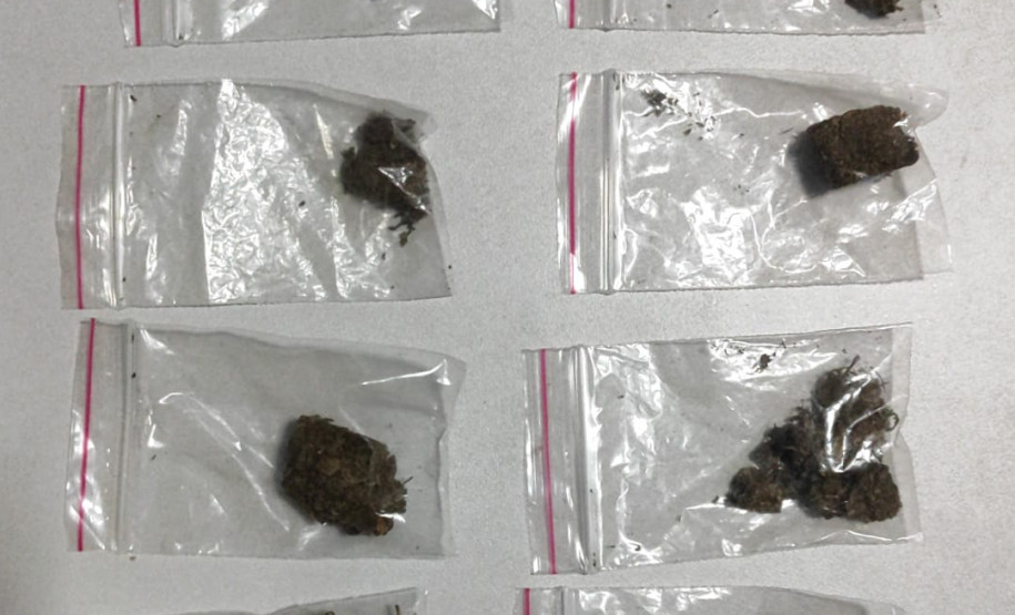 PCPR e PMPR prende dois adultos em flagrante, apreende adolescente e diversos objetos em Nova Londrina