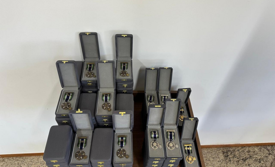 PCPR homenageia 117 servidores com Medalhas de Serviço Policial em Londrina