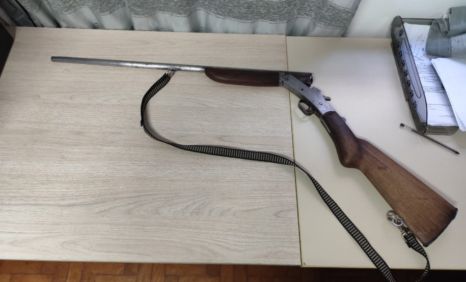 PCPR cumpre mandado de busca e apreensão devido a venda ilegal de armas de fogo em Rolândia