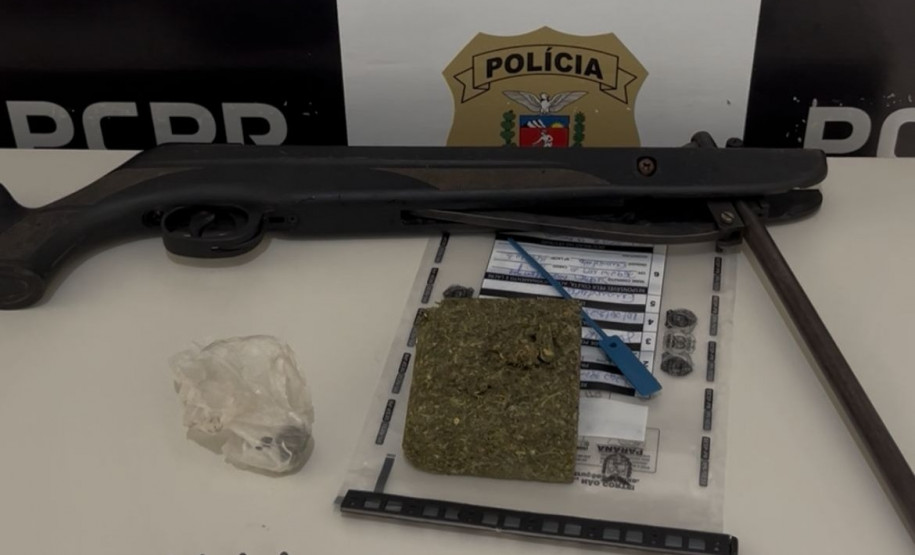 PCPR e PMPR prende suspeito de homicídio e apreende drogas e armas de fogo em Guaratuba