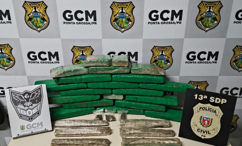 PCPR e GCM prende um homem em flagrante e apreende 20 quilos de entorpecentes em Ponta Grossa