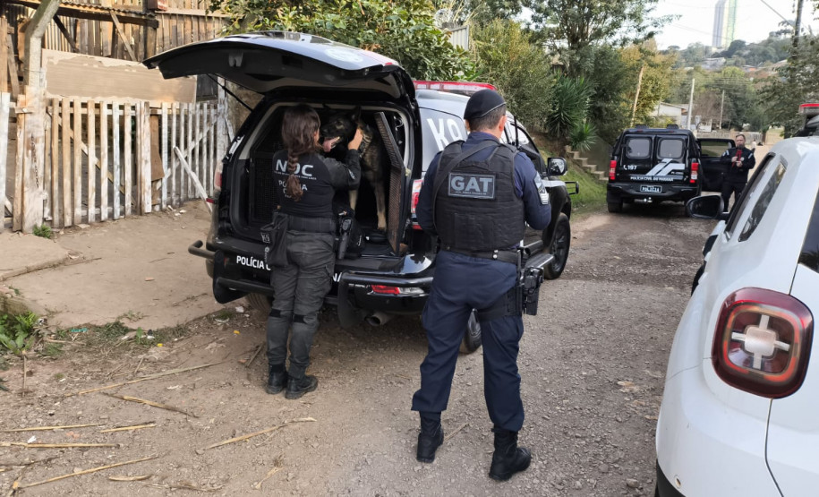 PCPR prende três pessoas em flagrante pelo crime de tráfico de drogas em Ponta Grossa