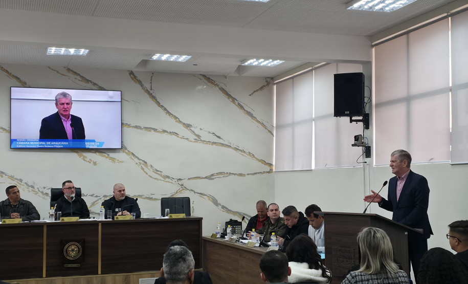 Delegado da PCPR recebe certificado de honra  em Câmara de Vereadores de Araucária