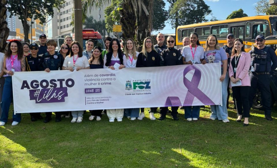 PCPR participa de blitz informativa promovida pela Secretaria da Mulher de Foz do Iguaçu