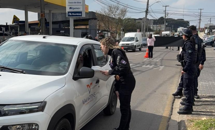 PCPR e GM realizam blitz informativa acerca do combate à violência doméstica e familiar em São José dos Pinhais
