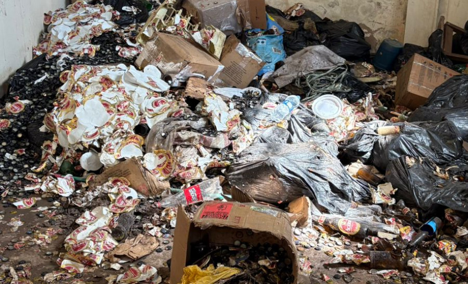 PCPR e PMPR prendem sete pessoas e apreendem mais de 22 mil garrafas de cerveja falsificada em Cambará