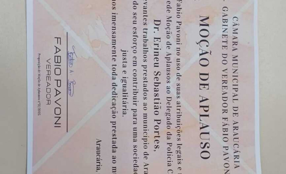 Delegado da PCPR recebe certificado de honra  em Câmara de Vereadores de Araucária