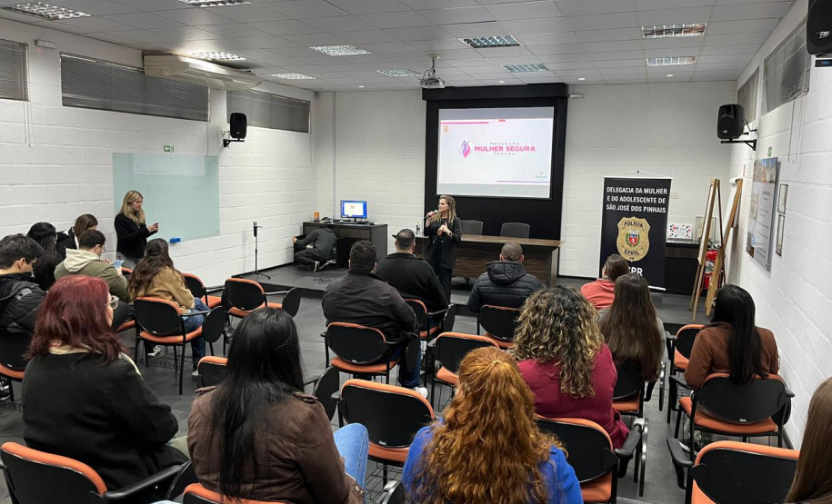 PCPR realiza palestra em alusão ao Agosto Lilás em empresa de Curitiba