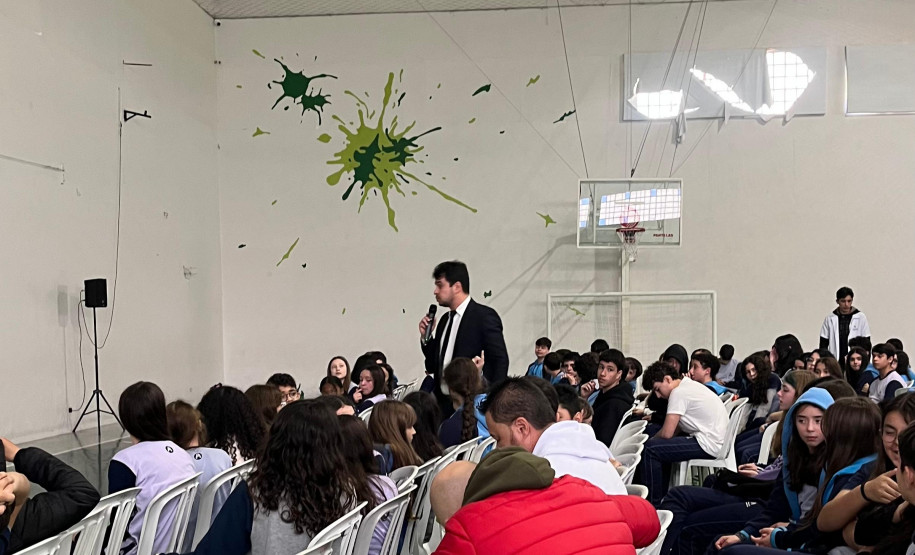 PCPR realiza palestra em combate ao bullying e cyberbullying em Colégio Adventista do Boa Vista