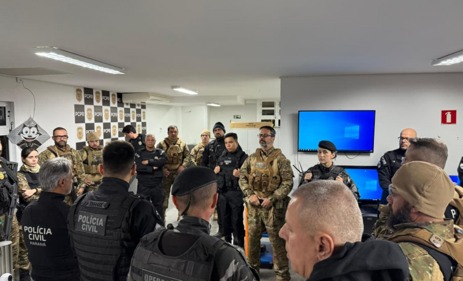 PCPR prende quatro pessoa durante operação contra organização criminosa em Almirante Tamandaré