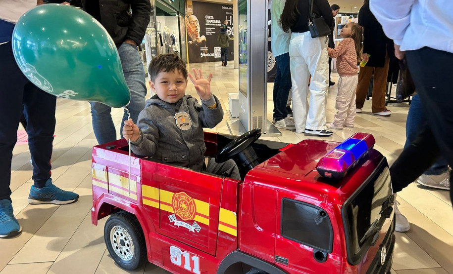 PCPR na Comunidade atende mais de 3 mil pessoas em evento de combate aos crimes ambientais em Curitiba