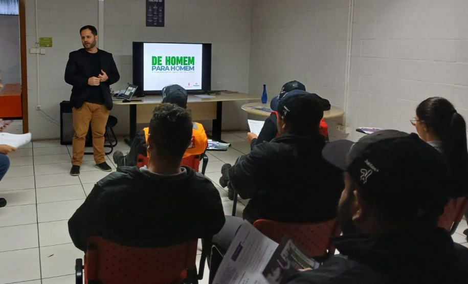 PCPR realiza palestra sobre o projeto De Homem para Homem em Francisco Beltrão