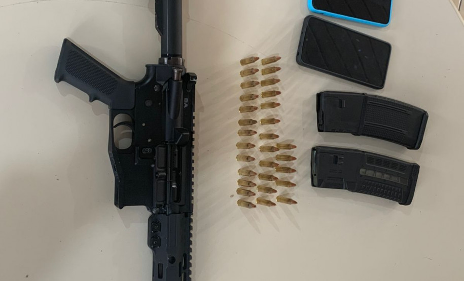 PCPR prende três pessoas por tráfico e outros crimes e apreende fuzil em Foz do Iguaçu