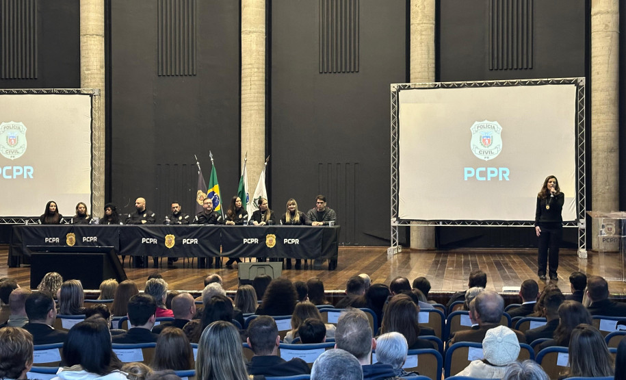 Posse dos novos policiais civis