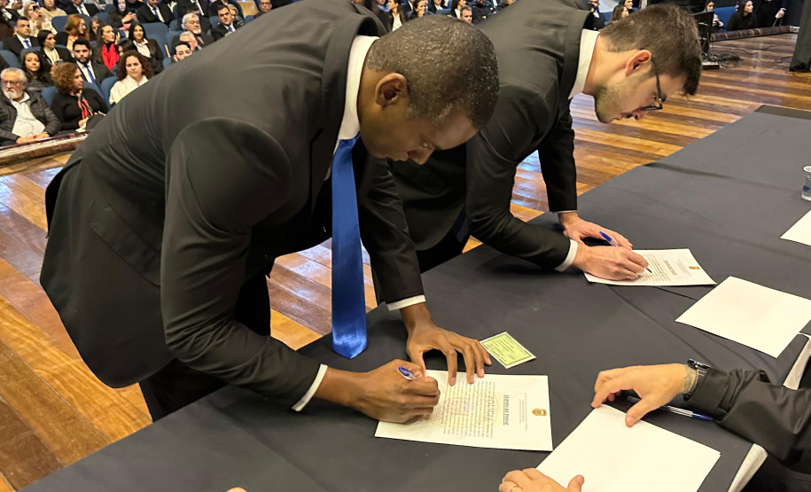 Posse dos novos policiais civis