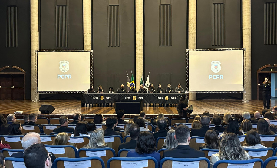 Posse dos novos policiais civis