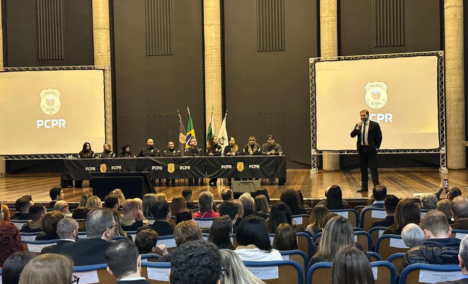 Posse dos novos policiais civis