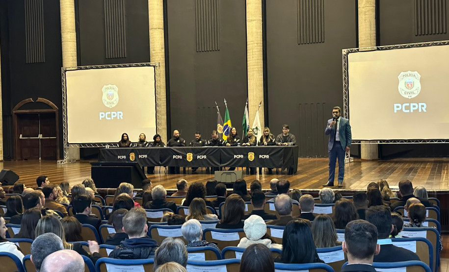 Posse dos novos policiais civis