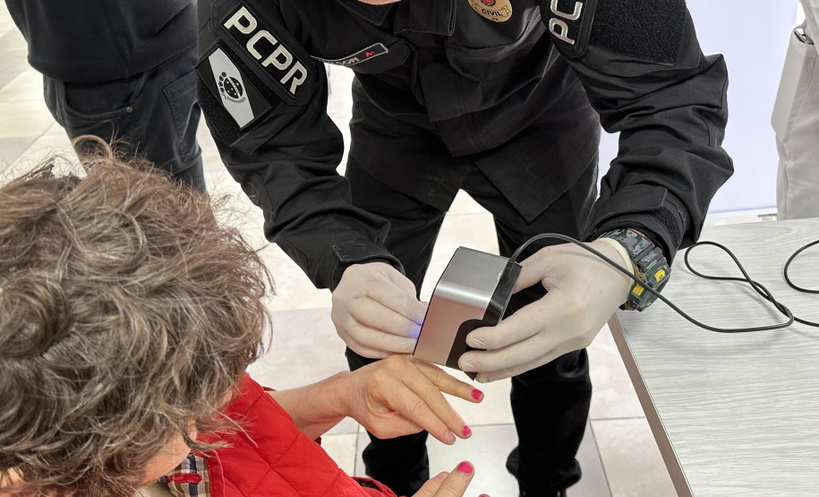 PCPR na Comunidade emite 230 carteiras de identidade para internos do Pequeno Cotolengo em Curitiba