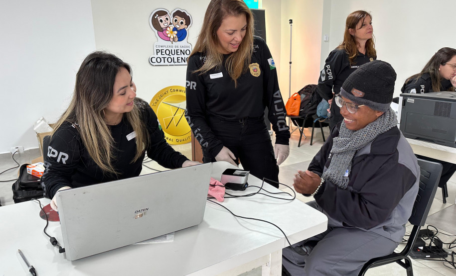 PCPR na Comunidade emite 230 carteiras de identidade para internos do Pequeno Cotolengo em Curitiba