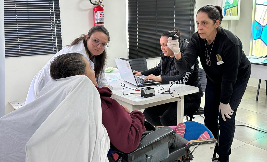 PCPR na Comunidade emite 230 carteiras de identidade para internos do Pequeno Cotolengo em Curitiba