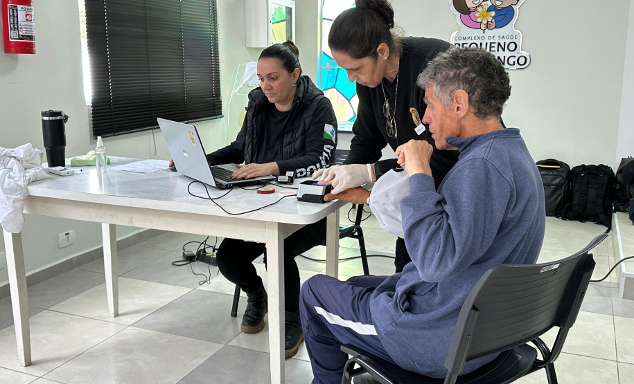 PCPR na Comunidade emite 230 carteiras de identidade para internos do Pequeno Cotolengo em Curitiba