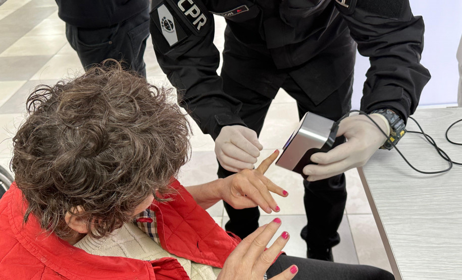 PCPR na Comunidade emite 230 carteiras de identidade para internos do Pequeno Cotolengo em Curitiba