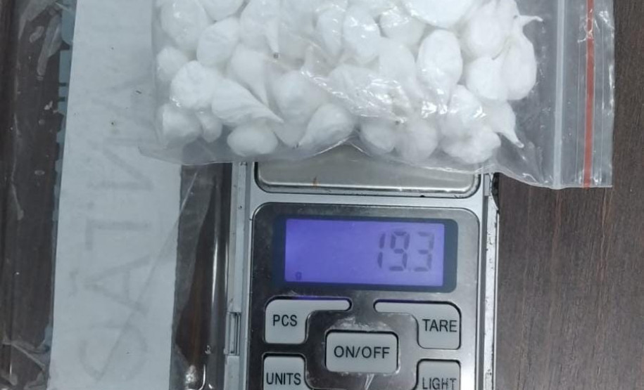 PCPR prende em flagrante homem por tráfico de drogas e apreende drogas em São José dos Pinhais