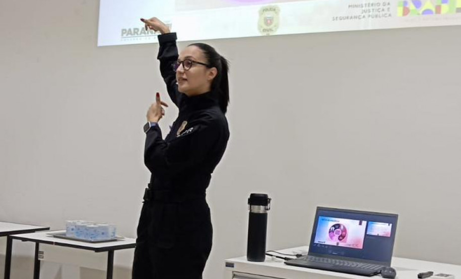 PCPR realiza palestras preventivas sobre violência contra a mulher em alusão ao Agosto Lilás em Foz do Iguaçu