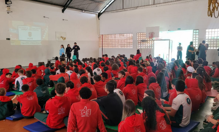 PCPR realiza palestra relacionada a Operação Shamar em escola em Araucária