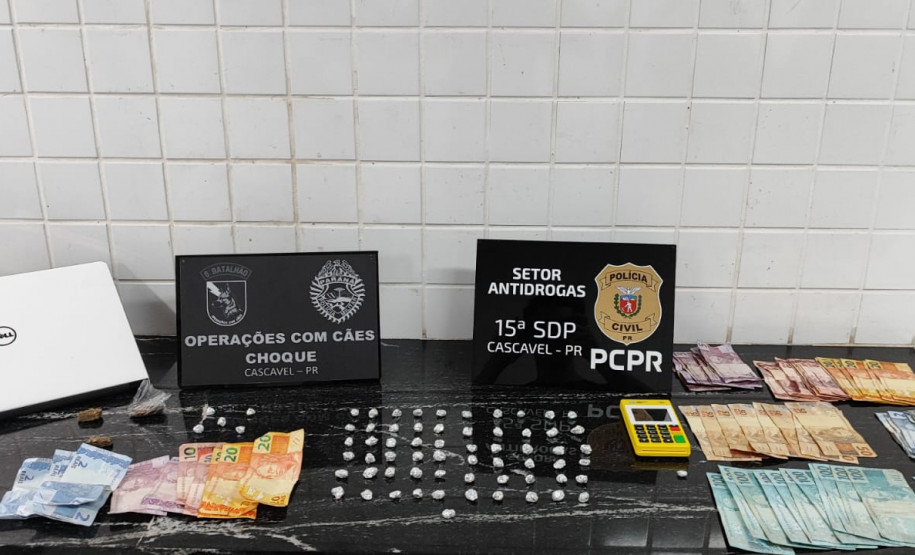 PCPR e PMPR prendem quatro pessoas em flagrante e desmantela ponto de tráfico de drogas em Cascavel