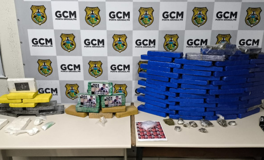 PCPR e GCM prendem dois homens e apreendem mais de 59 quilos de entorpecentes em Ponta Grossa