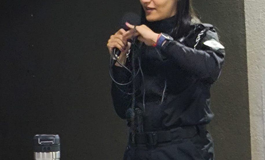 PCPR realiza palestra sobre violência doméstica e familiar contra mulher em escola de Foz do Iguaçu