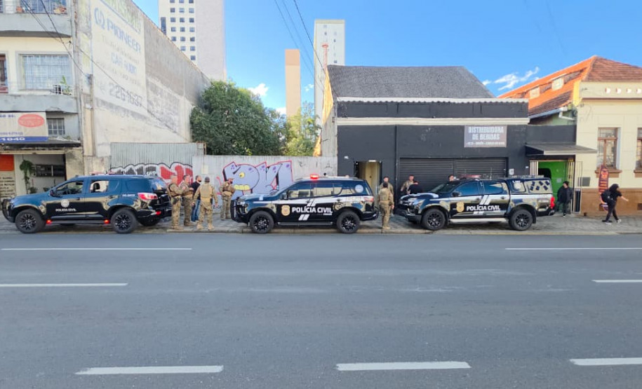 PCPR interdita hotel investigado por ser usado como ponto de tráfico de drogas em Curitiba