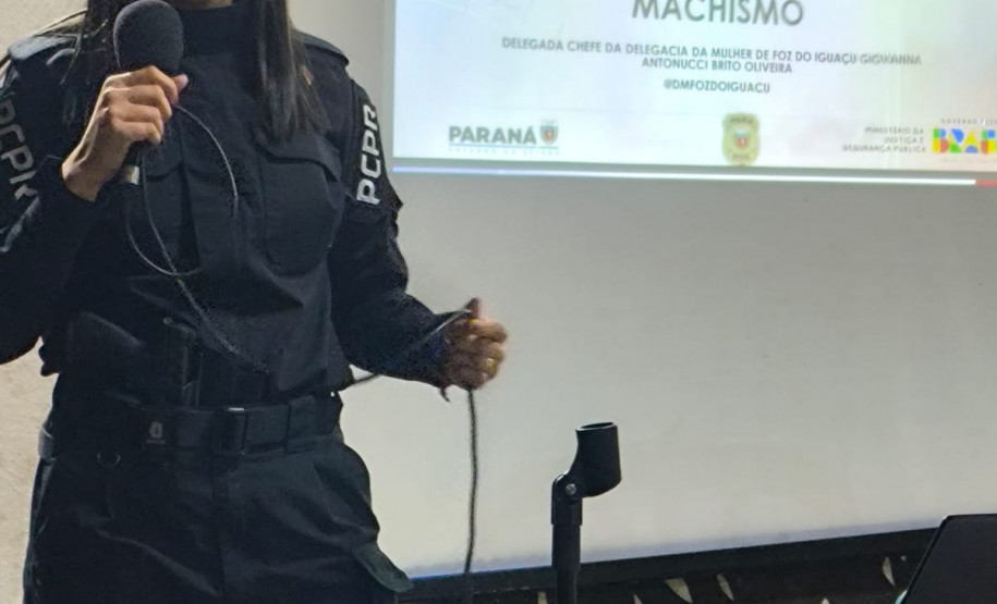 PCPR realiza palestra sobre violência doméstica e familiar contra mulher em escola de Foz do Iguaçu