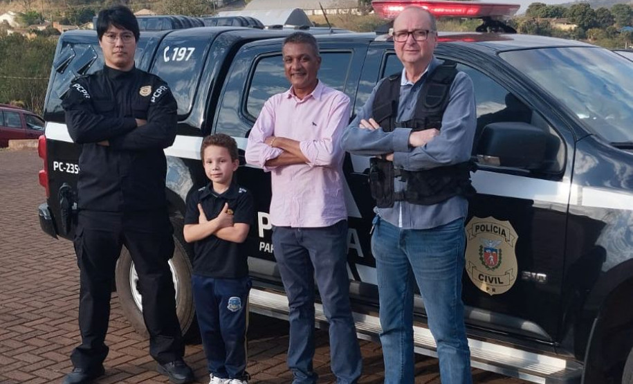 PCPR e PMPR homenageiam aluno em escola em Assaí