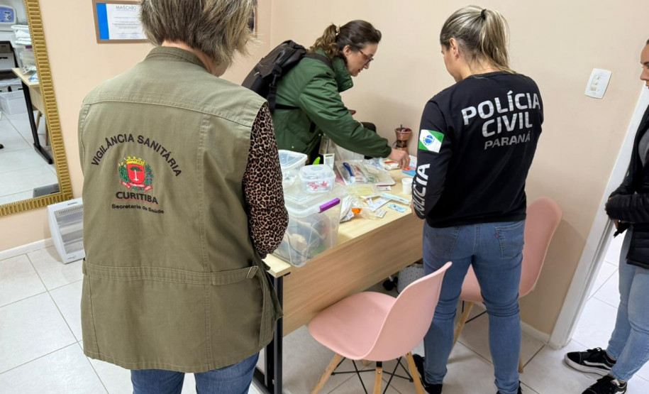 PCPR prende duas pessoas por exercício ilegal da medicina e outros crimes em Curitiba