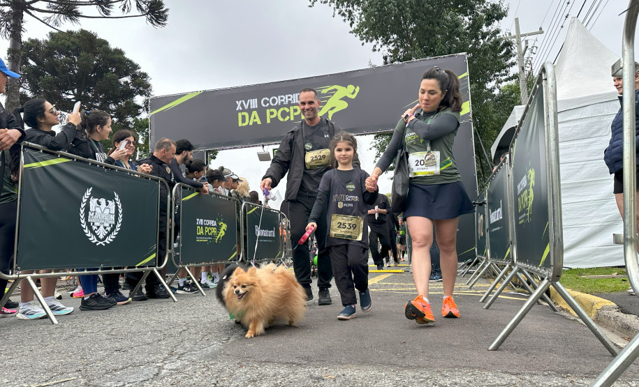 Corrida histórica celebra os 172 anos da Polícia Civil do Paraná e reúne 4,7 mil pessoas em Curitiba