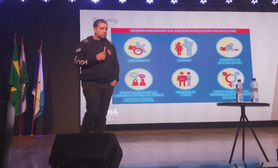 PCPR realiza palestra sobre crimes virtuais em Colégio Adventista de São José dos Pinhais