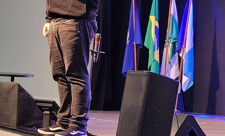 PCPR realiza palestra sobre crimes virtuais em Colégio Adventista de São José dos Pinhais