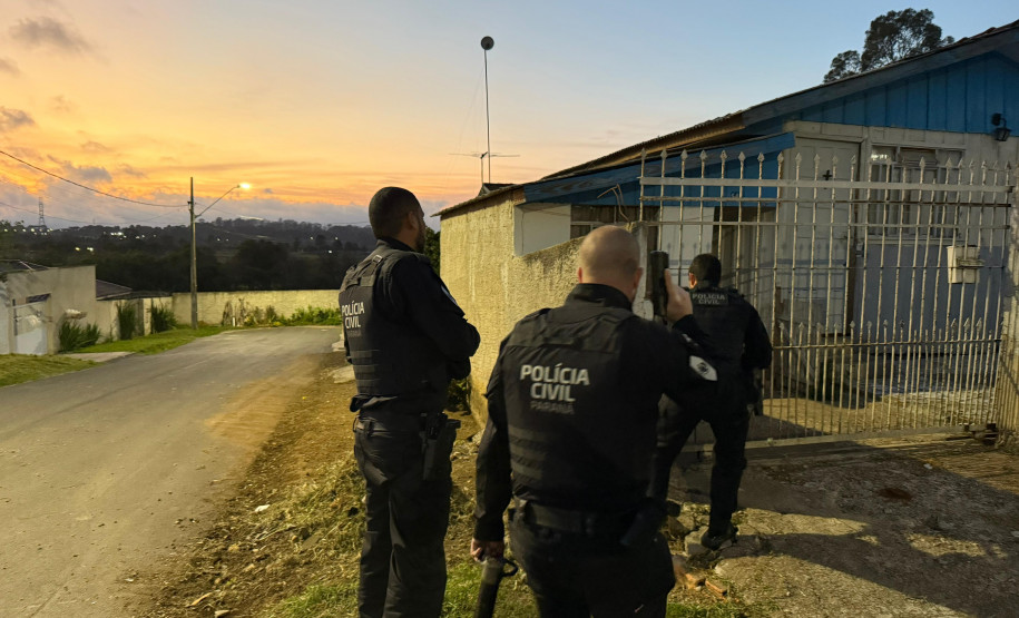 PCPR prende dupla investigada por homicídio e tráfico de drogas em Piraquara